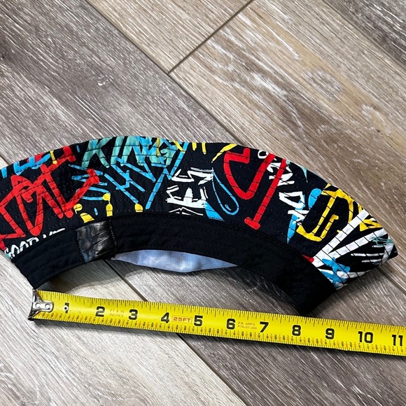 Unisex DOPE bucket hat  clean and excellent condition but no size tag - Picture 2 of 5